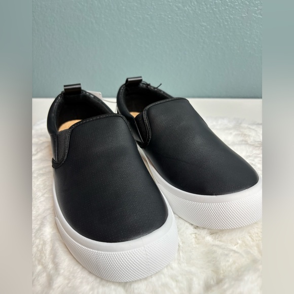 Maurices Shoes - NWT Maurice’s SuperCush Kate Slip-On Sneakers Black White Sole Size 6.5